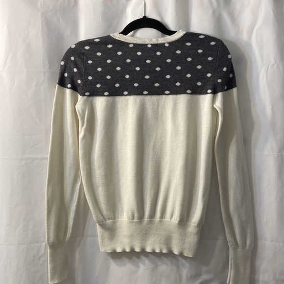 Woman’s Caslon White and Gray Polka Dots  Sweater Size Small - Picture 2 of 6